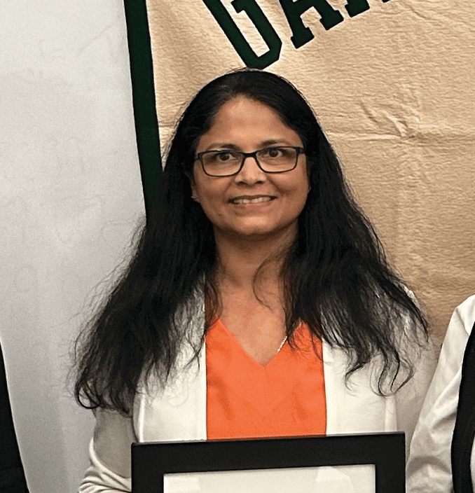 Dr. Jagadamma with her 2023 Gamma Sigma Delta award
